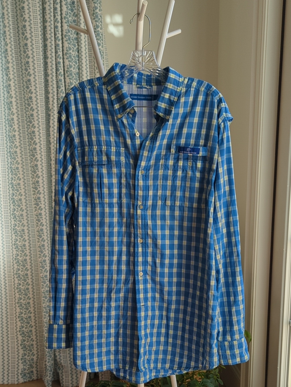 Southern Tide Men's Blue and White Plaid Long-Sleeve Button-Down Shirt